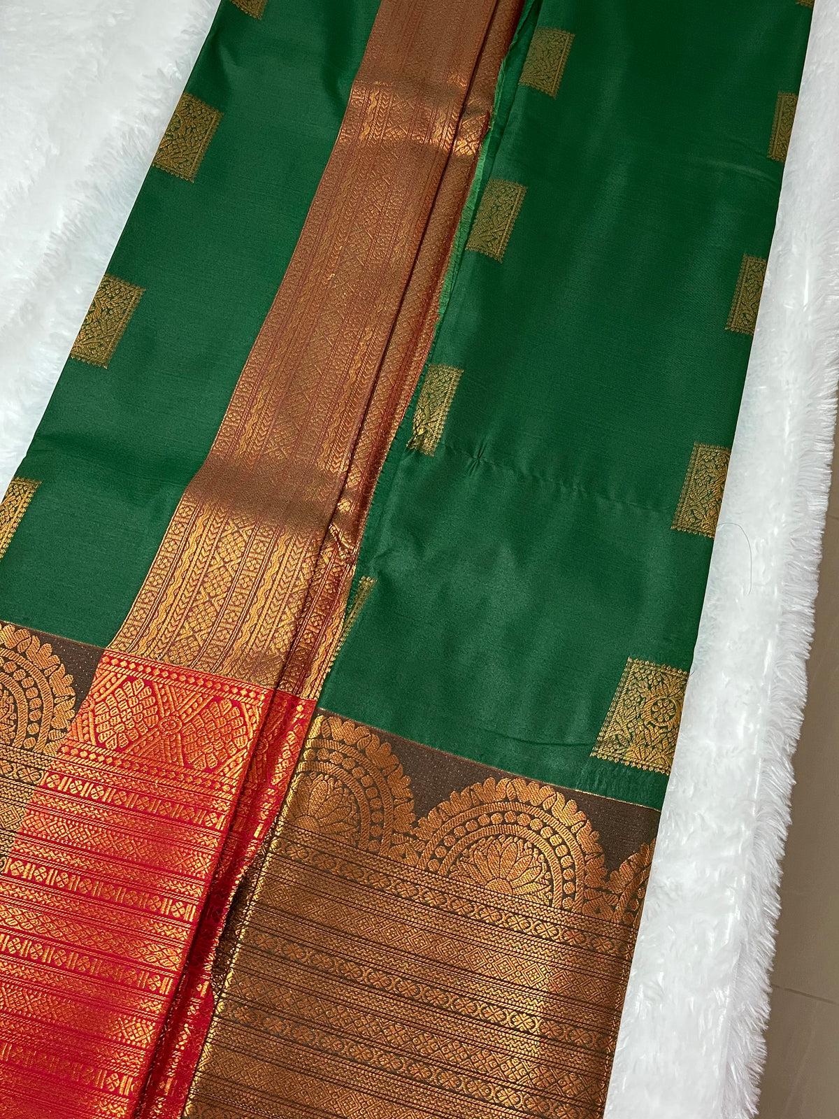 Semi Kanchi Pattu