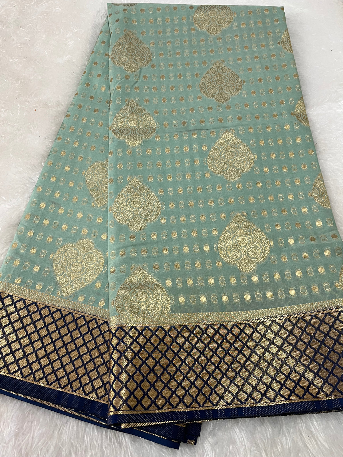 Banarasi crepe silk - HOA117