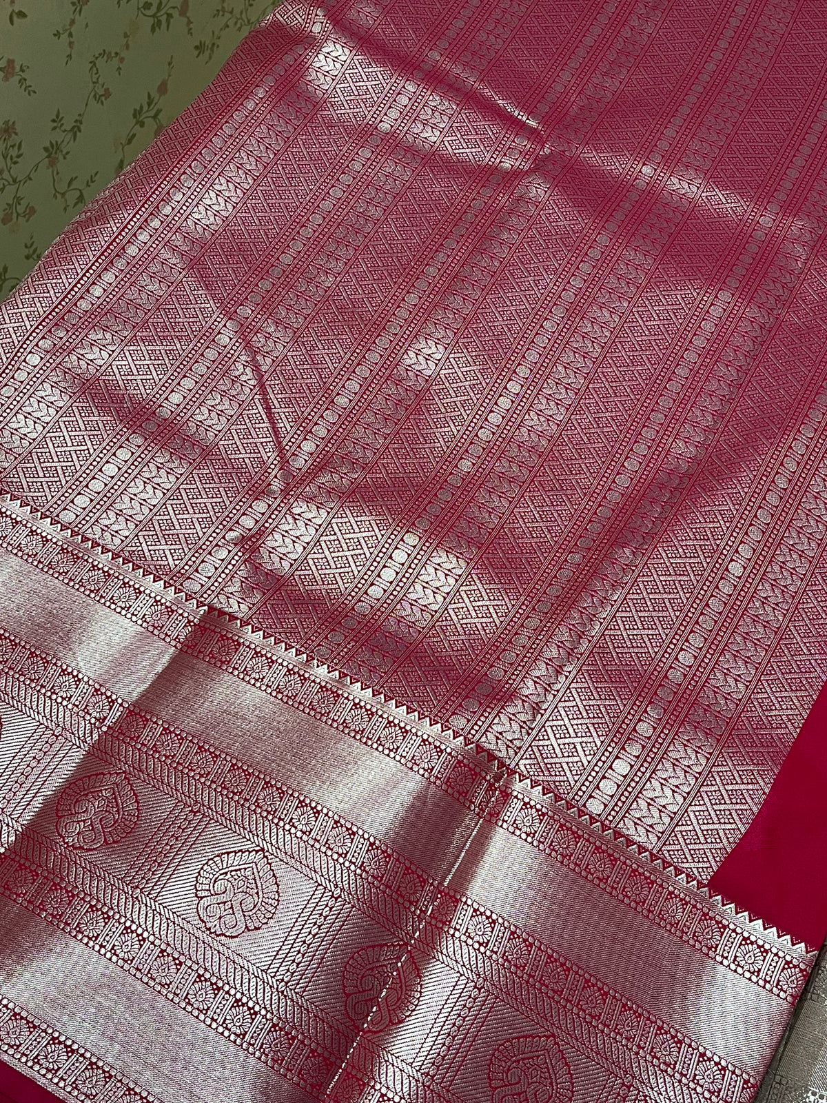 Semi Kanchi Pattu