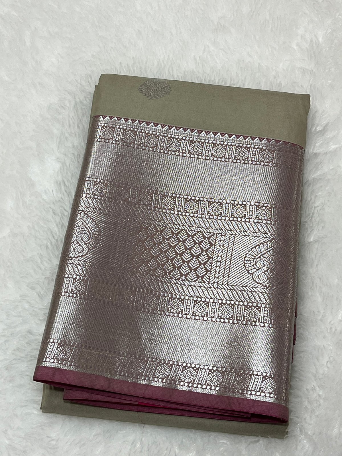 Semi Kanchi Pattu