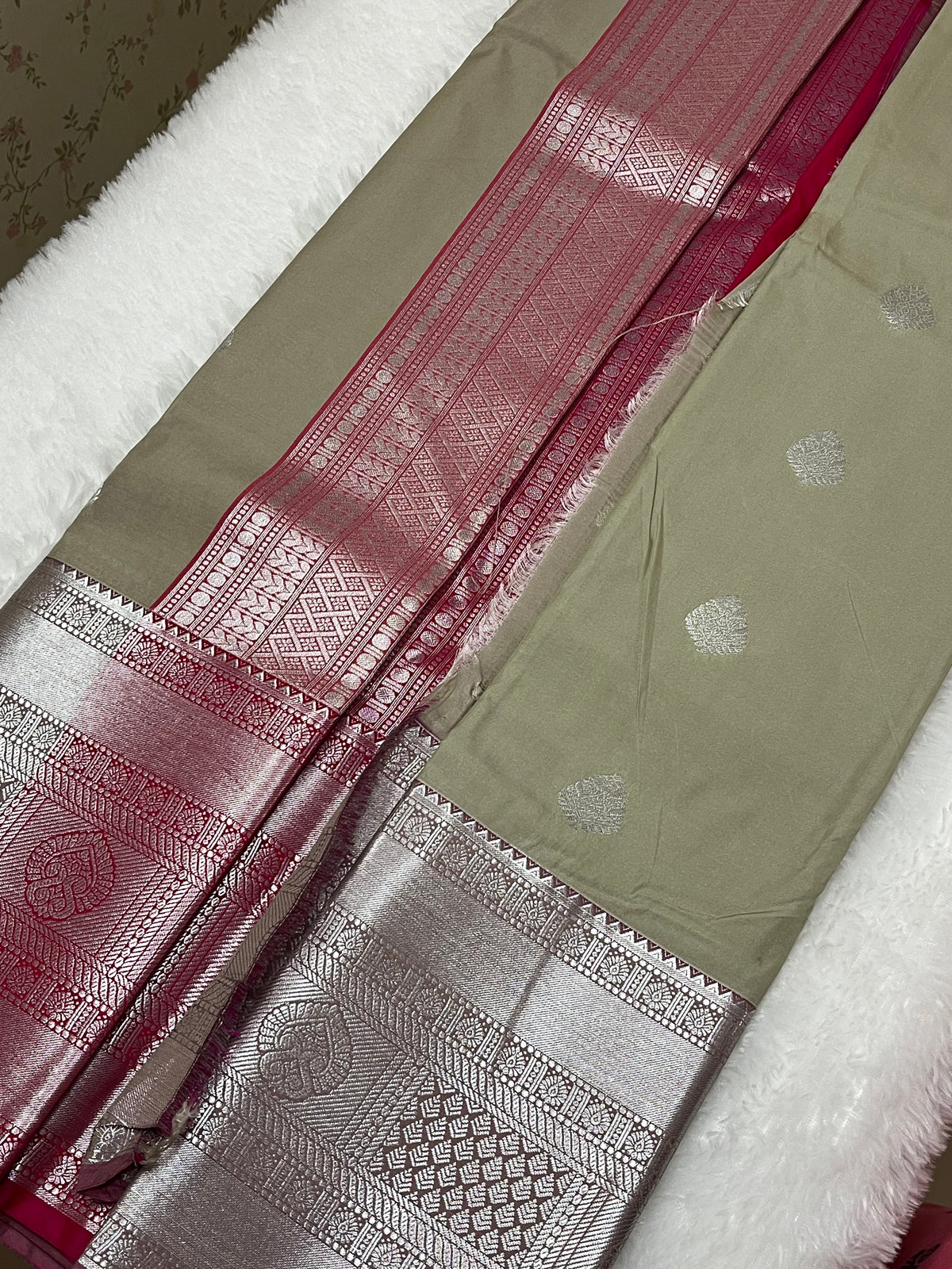 Semi Kanchi Pattu