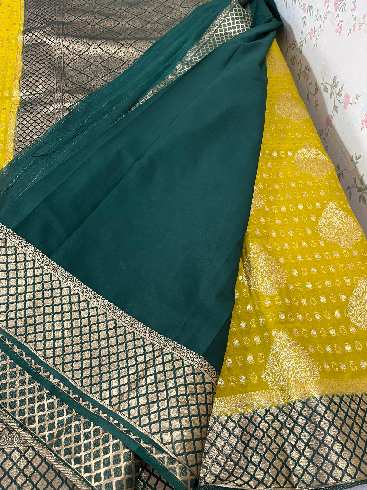 Banarasi crepe silk - HOA117