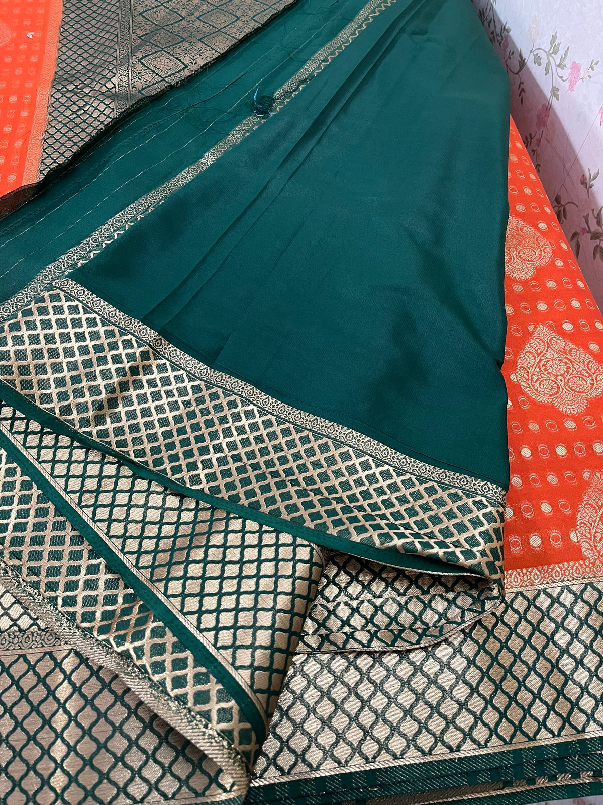 Banarasi crepe silk - HOA117
