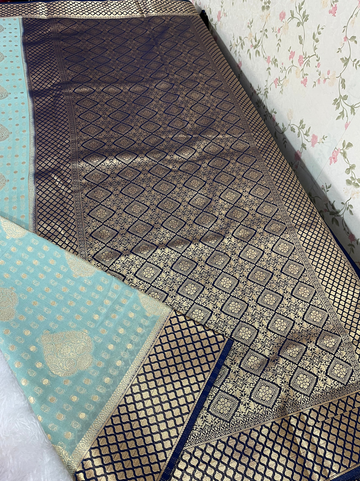 Banarasi crepe silk - HOA117
